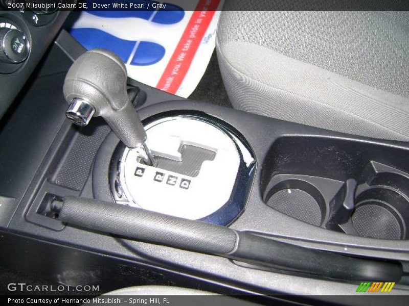 Dover White Pearl / Gray 2007 Mitsubishi Galant DE