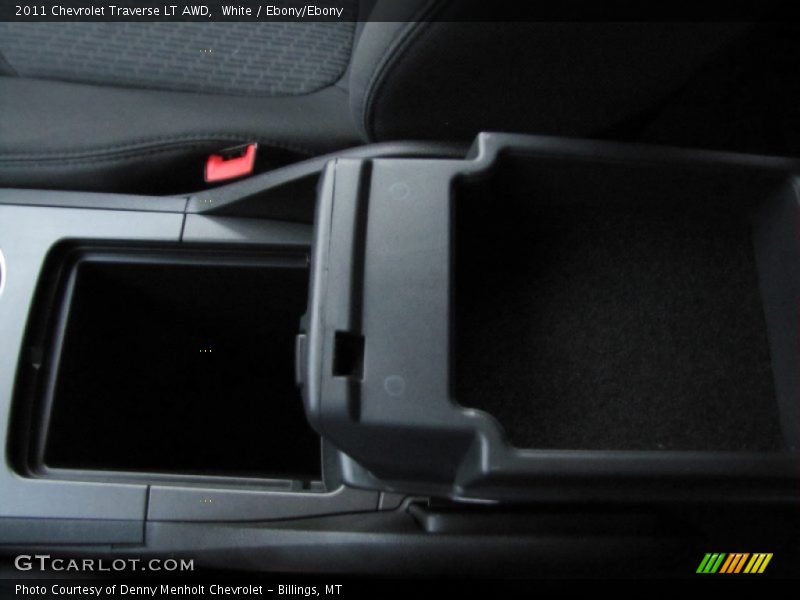 White / Ebony/Ebony 2011 Chevrolet Traverse LT AWD