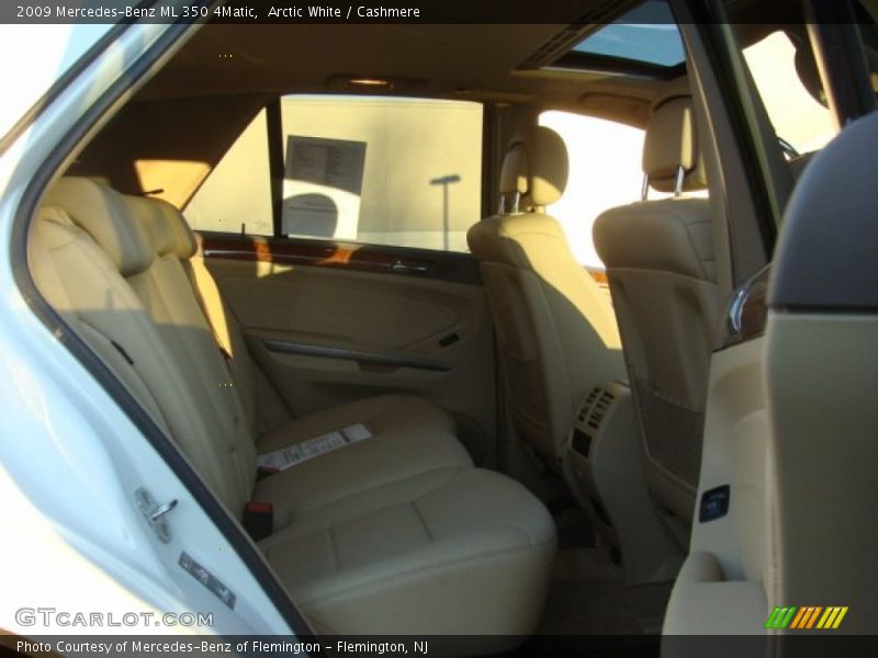 Arctic White / Cashmere 2009 Mercedes-Benz ML 350 4Matic