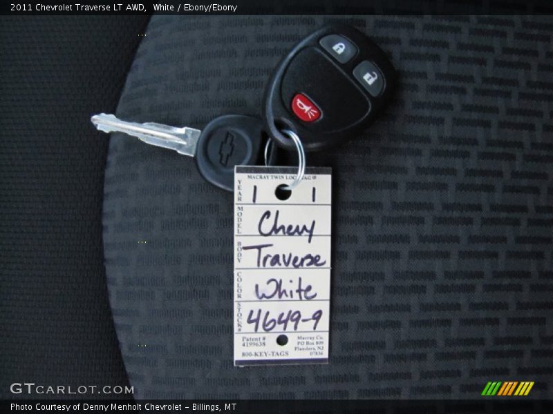 White / Ebony/Ebony 2011 Chevrolet Traverse LT AWD