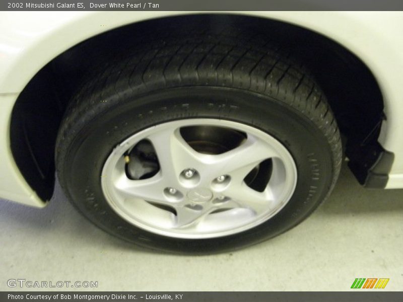 Dover White Pearl / Tan 2002 Mitsubishi Galant ES