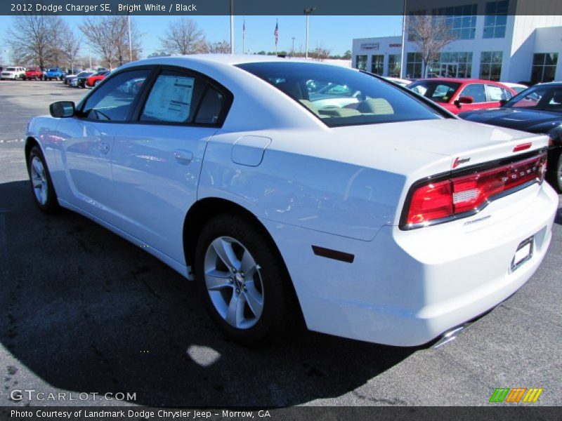 Bright White / Black 2012 Dodge Charger SE