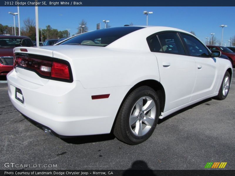 Bright White / Black 2012 Dodge Charger SE