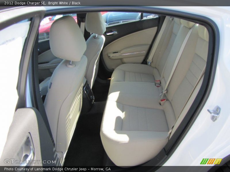 Bright White / Black 2012 Dodge Charger SE