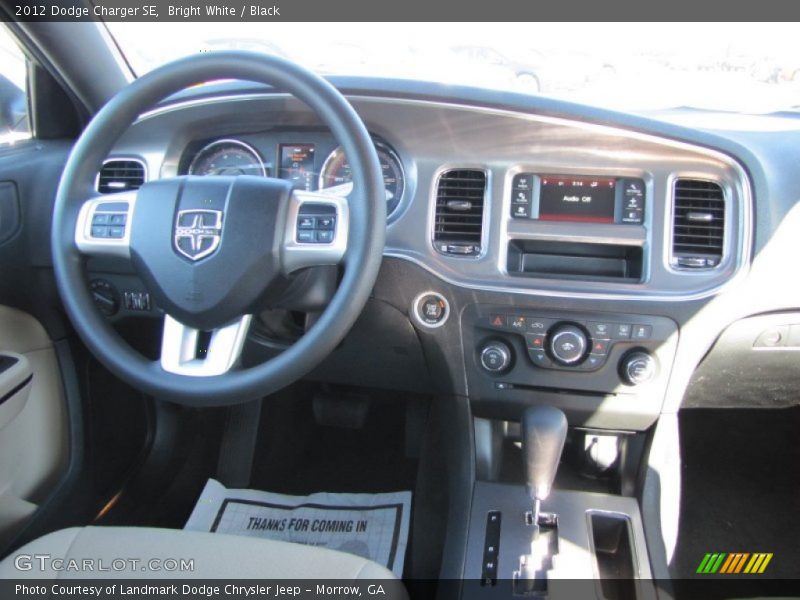 Bright White / Black 2012 Dodge Charger SE