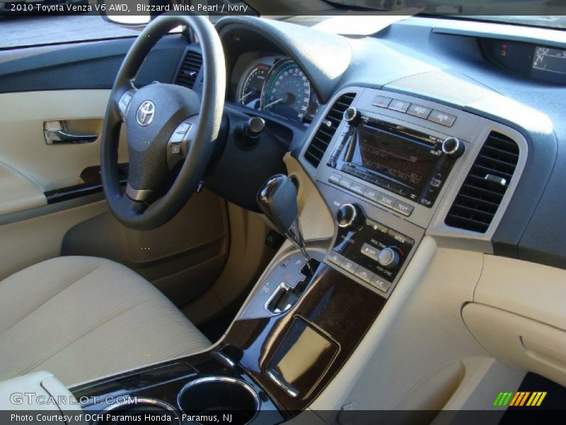 Blizzard White Pearl / Ivory 2010 Toyota Venza V6 AWD