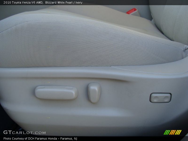Blizzard White Pearl / Ivory 2010 Toyota Venza V6 AWD