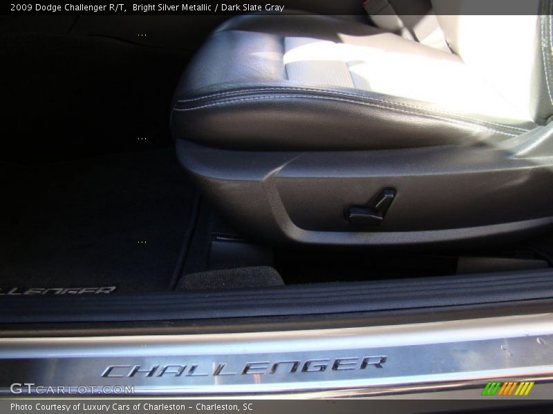 Bright Silver Metallic / Dark Slate Gray 2009 Dodge Challenger R/T