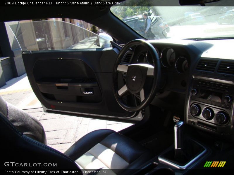 Bright Silver Metallic / Dark Slate Gray 2009 Dodge Challenger R/T