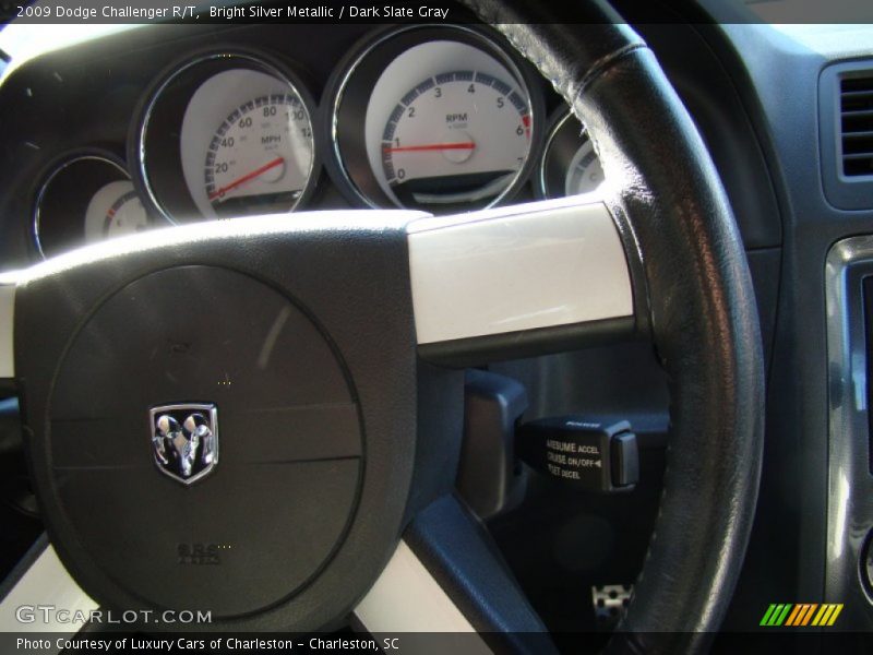 Bright Silver Metallic / Dark Slate Gray 2009 Dodge Challenger R/T