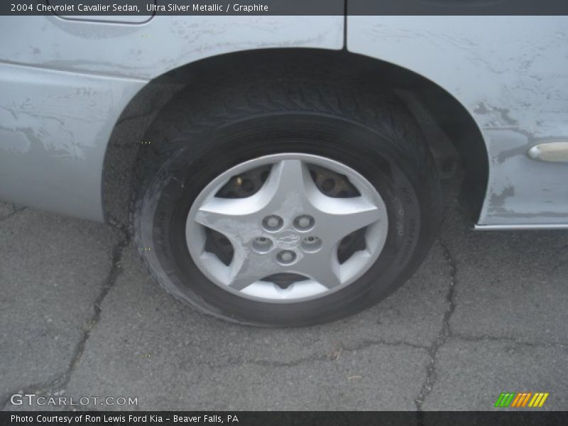 Ultra Silver Metallic / Graphite 2004 Chevrolet Cavalier Sedan