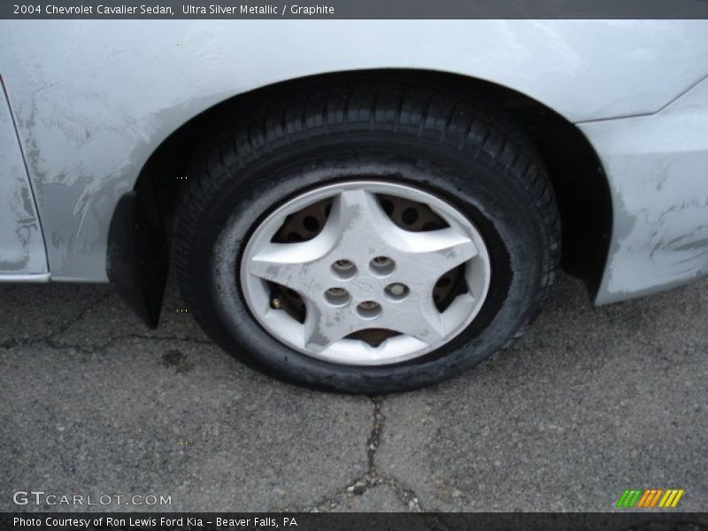 Ultra Silver Metallic / Graphite 2004 Chevrolet Cavalier Sedan