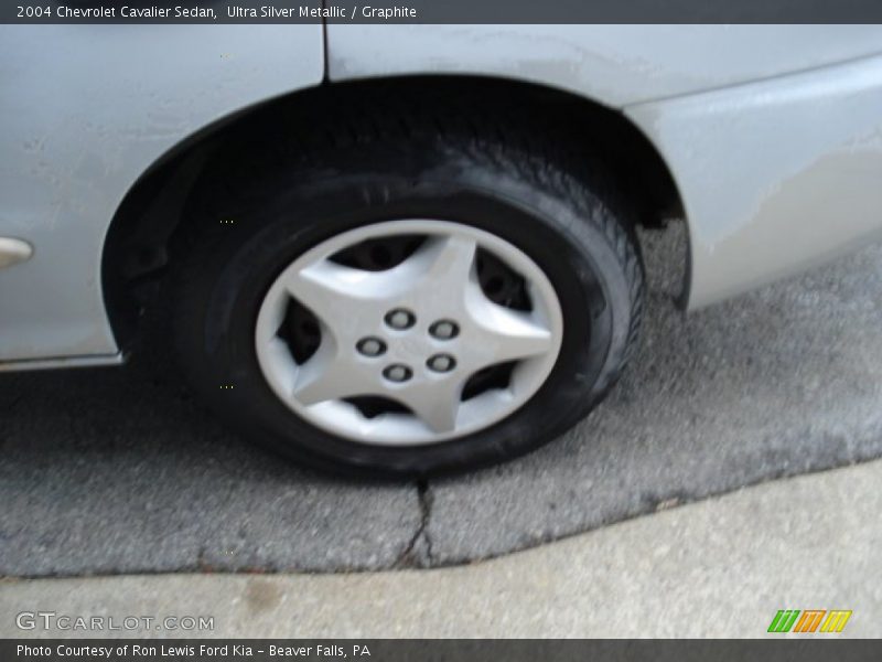 Ultra Silver Metallic / Graphite 2004 Chevrolet Cavalier Sedan