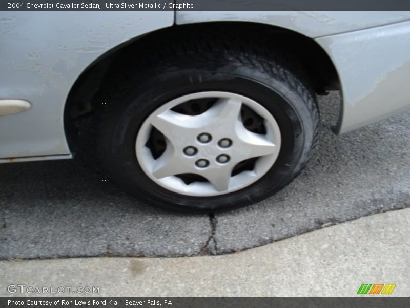 Ultra Silver Metallic / Graphite 2004 Chevrolet Cavalier Sedan