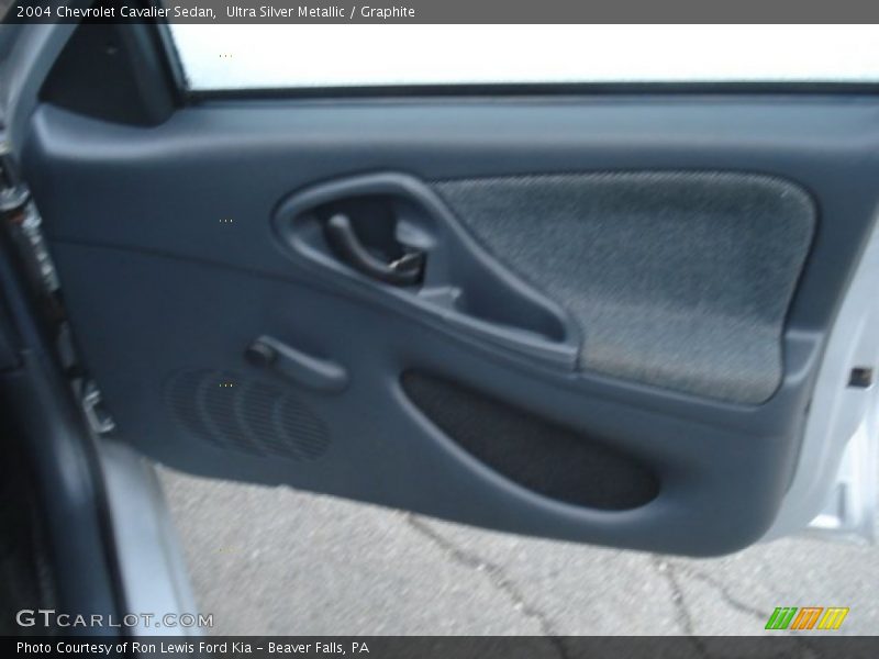 Ultra Silver Metallic / Graphite 2004 Chevrolet Cavalier Sedan