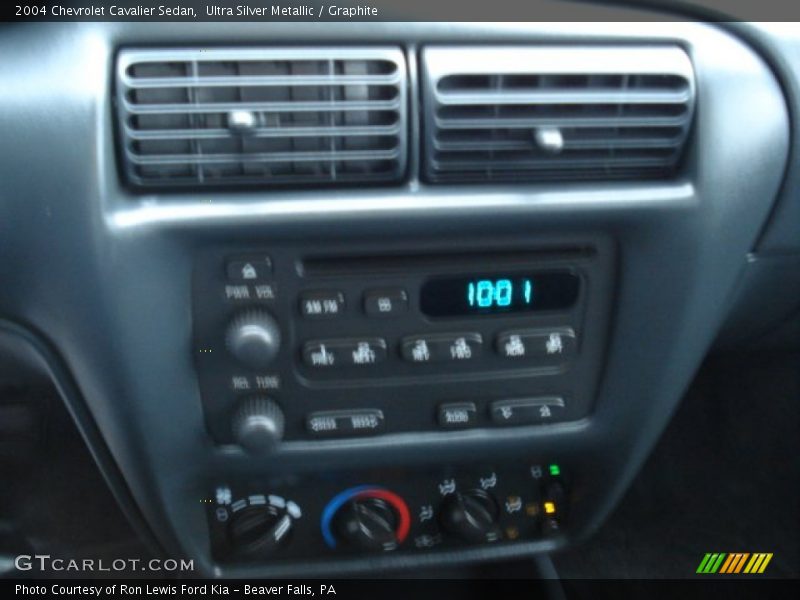 Ultra Silver Metallic / Graphite 2004 Chevrolet Cavalier Sedan
