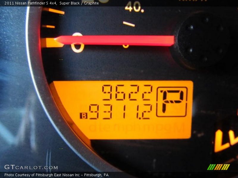 Super Black / Graphite 2011 Nissan Pathfinder S 4x4