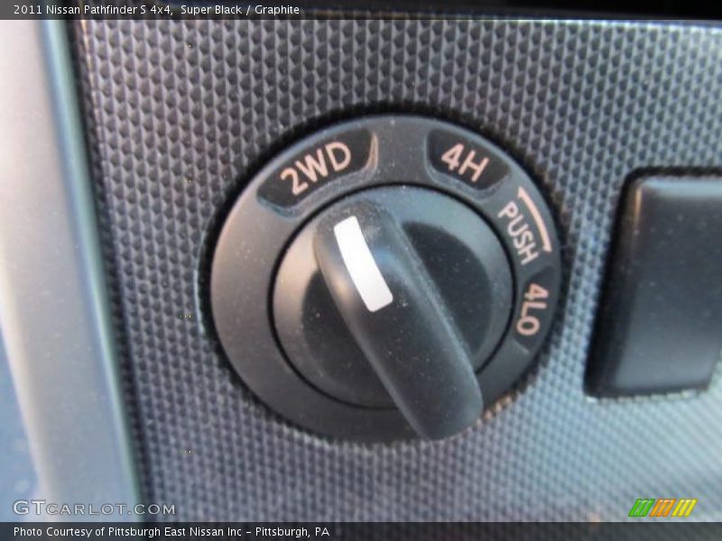 Super Black / Graphite 2011 Nissan Pathfinder S 4x4