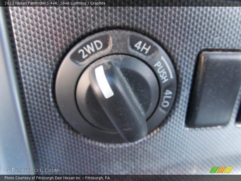 Silver Lightning / Graphite 2011 Nissan Pathfinder S 4x4