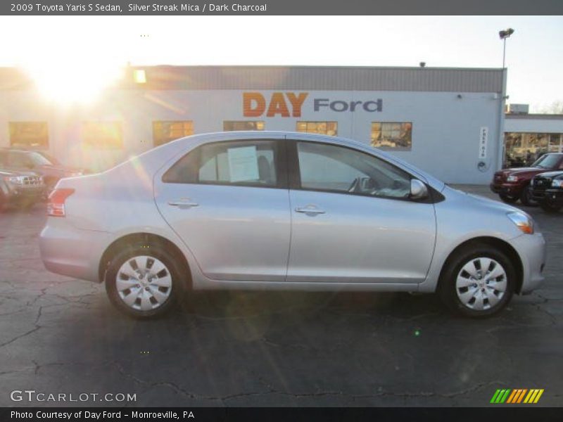 Silver Streak Mica / Dark Charcoal 2009 Toyota Yaris S Sedan