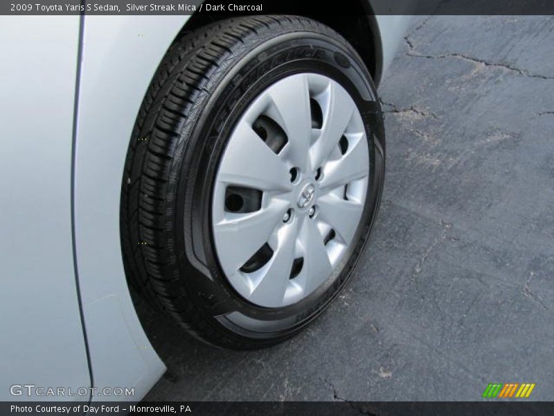 Silver Streak Mica / Dark Charcoal 2009 Toyota Yaris S Sedan
