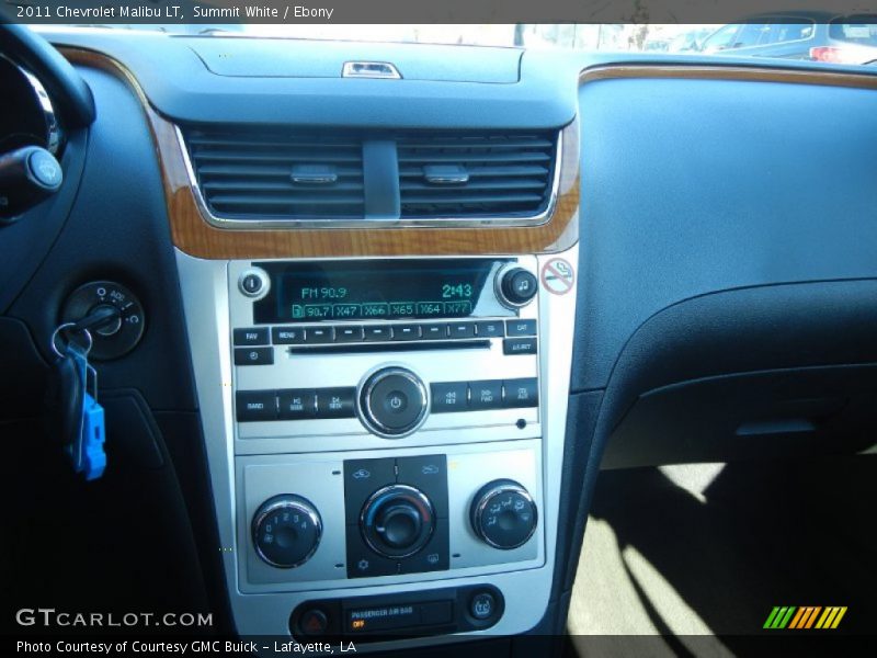 Controls of 2011 Malibu LT