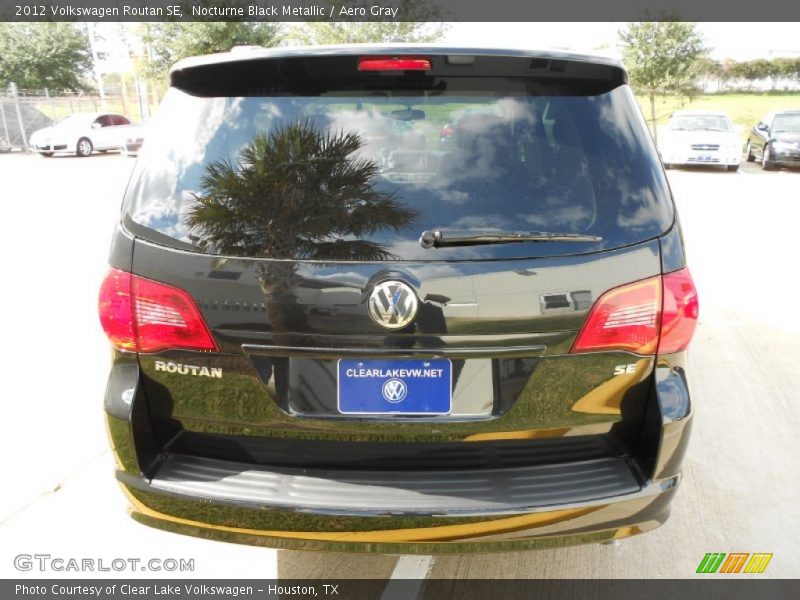 Nocturne Black Metallic / Aero Gray 2012 Volkswagen Routan SE