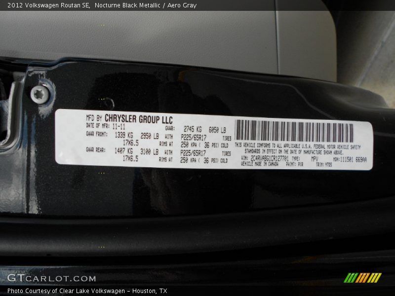 Nocturne Black Metallic / Aero Gray 2012 Volkswagen Routan SE