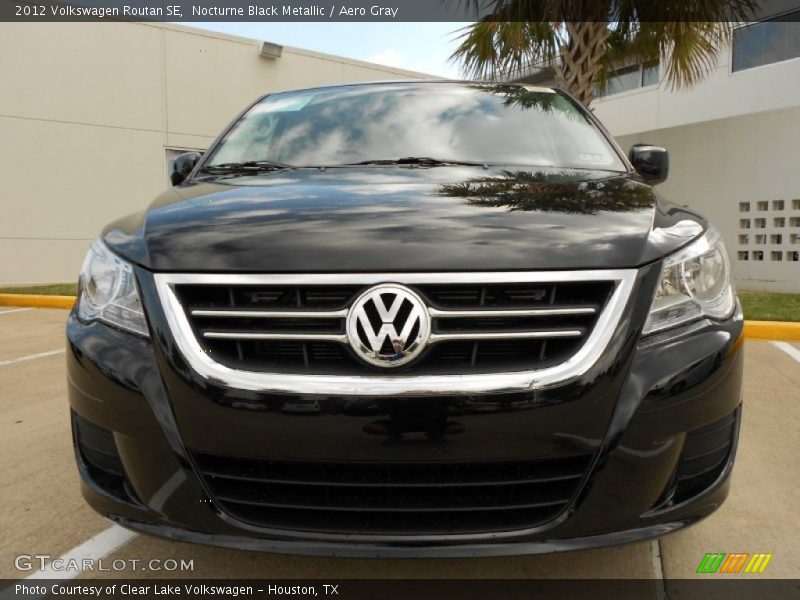 Nocturne Black Metallic / Aero Gray 2012 Volkswagen Routan SE