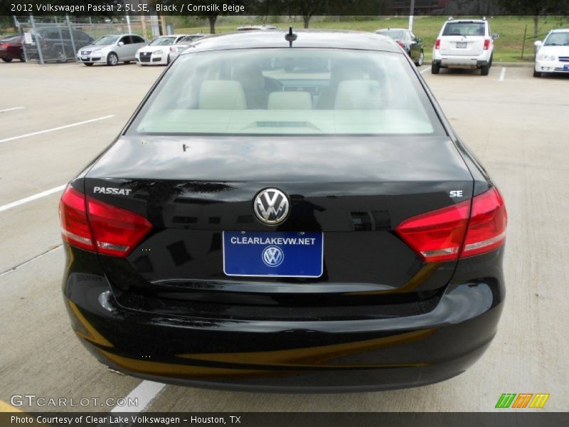 Black / Cornsilk Beige 2012 Volkswagen Passat 2.5L SE