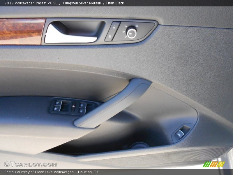 Tungsten Silver Metallic / Titan Black 2012 Volkswagen Passat V6 SEL