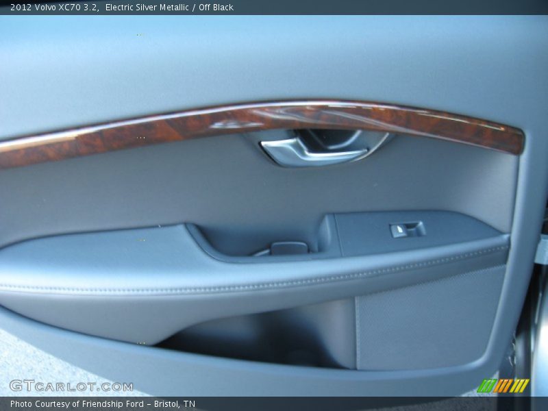 Electric Silver Metallic / Off Black 2012 Volvo XC70 3.2