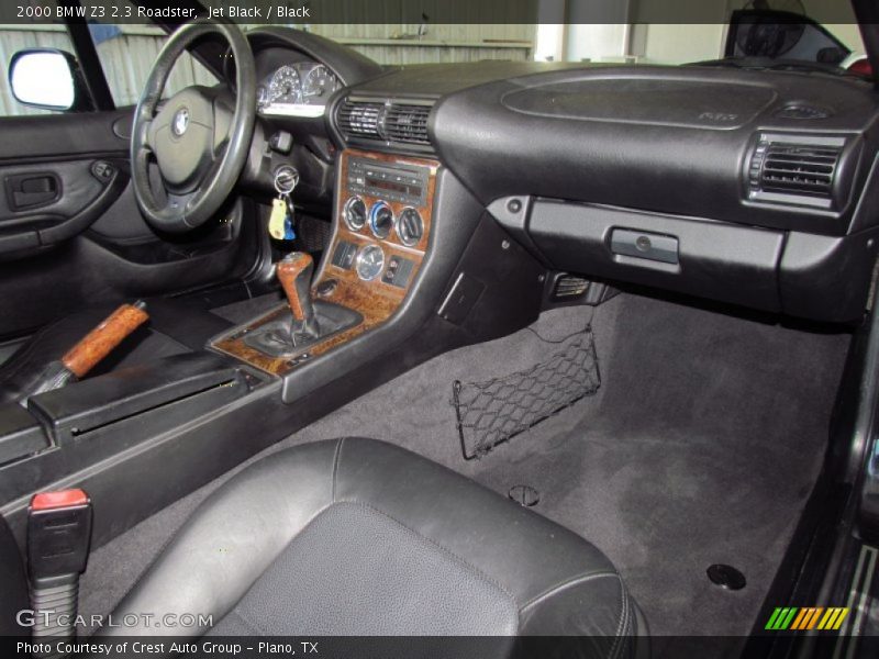 Dashboard of 2000 Z3 2.3 Roadster