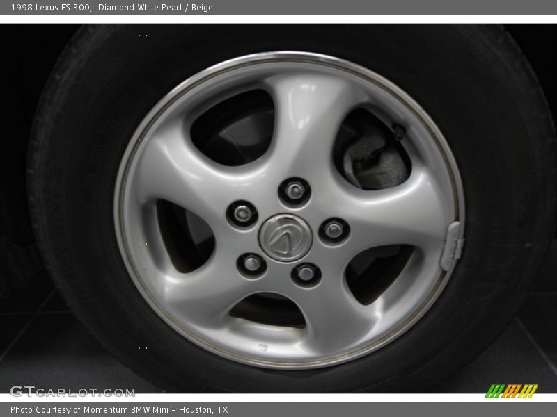 Diamond White Pearl / Beige 1998 Lexus ES 300