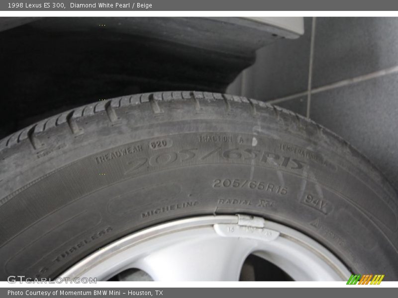 Diamond White Pearl / Beige 1998 Lexus ES 300