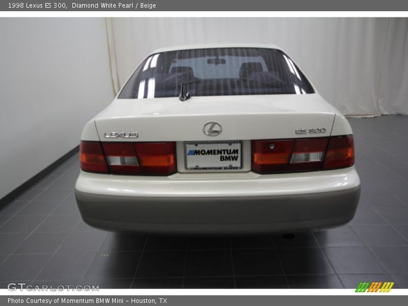 Diamond White Pearl / Beige 1998 Lexus ES 300