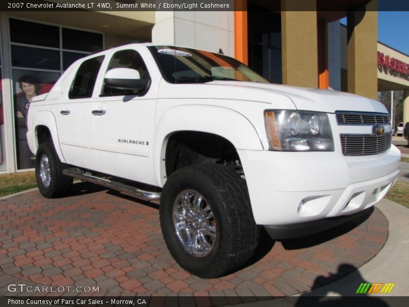Front 3/4 View of 2007 Avalanche LT 4WD