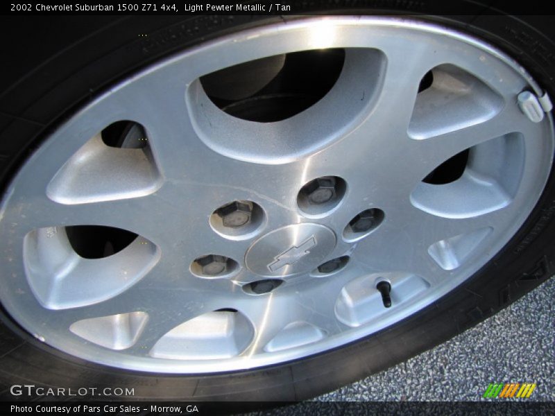 Light Pewter Metallic / Tan 2002 Chevrolet Suburban 1500 Z71 4x4