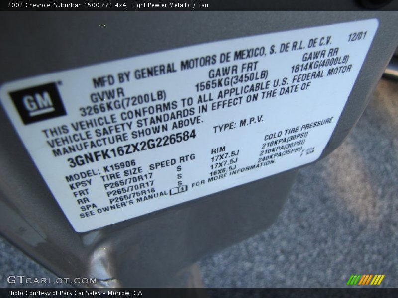 Light Pewter Metallic / Tan 2002 Chevrolet Suburban 1500 Z71 4x4