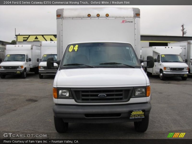 Oxford White / Medium Flint 2004 Ford E Series Cutaway E350 Commercial Moving Truck