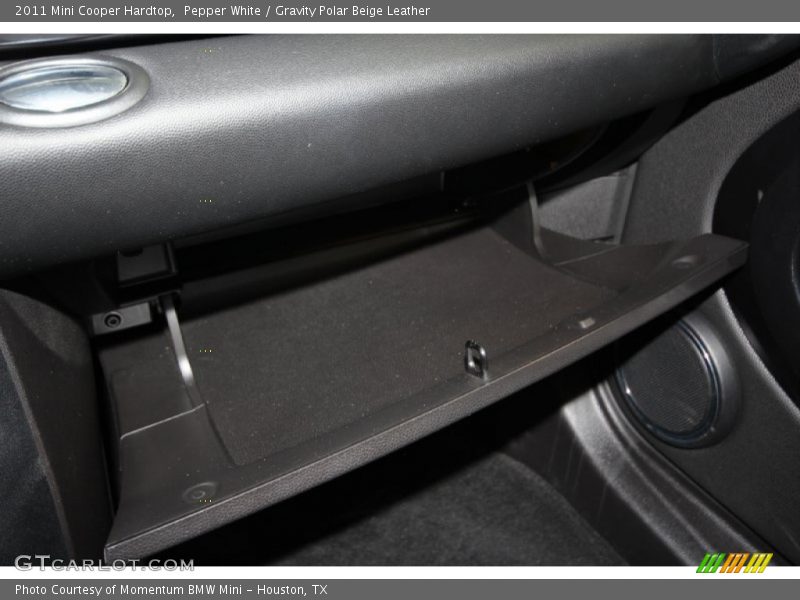 Pepper White / Gravity Polar Beige Leather 2011 Mini Cooper Hardtop