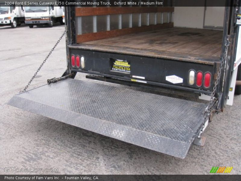  2004 E Series Cutaway E350 Commercial Moving Truck Oxford White