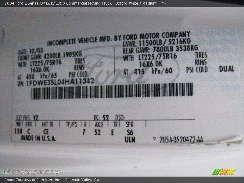 Oxford White / Medium Flint 2004 Ford E Series Cutaway E350 Commercial Moving Truck
