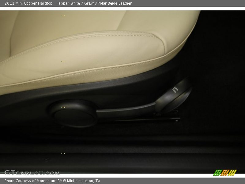 Pepper White / Gravity Polar Beige Leather 2011 Mini Cooper Hardtop