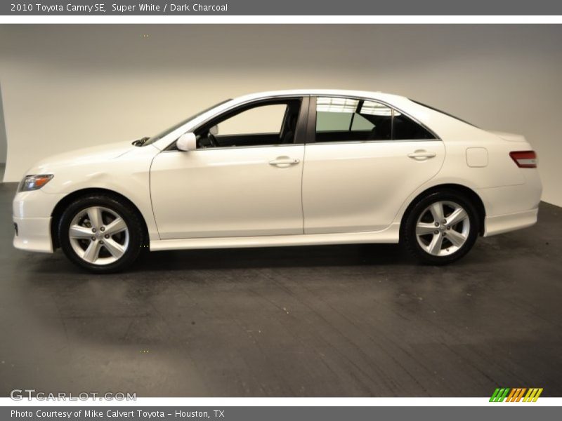 Super White / Dark Charcoal 2010 Toyota Camry SE