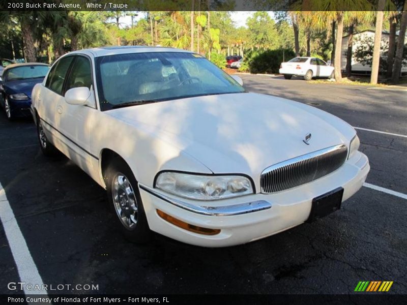 White / Taupe 2003 Buick Park Avenue