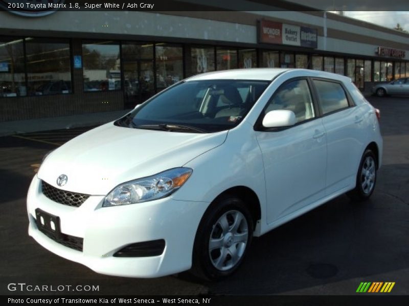 Super White / Ash Gray 2010 Toyota Matrix 1.8