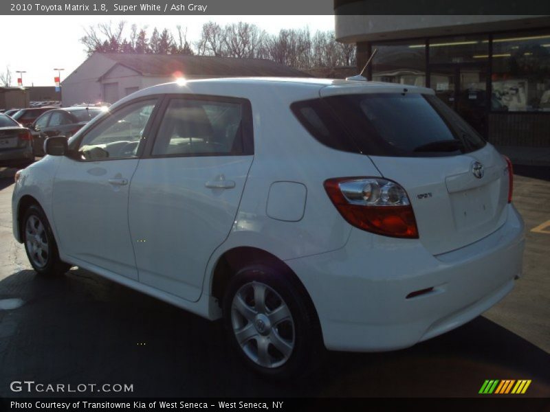 Super White / Ash Gray 2010 Toyota Matrix 1.8