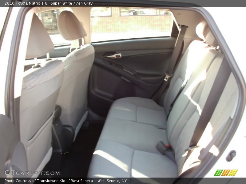 Super White / Ash Gray 2010 Toyota Matrix 1.8