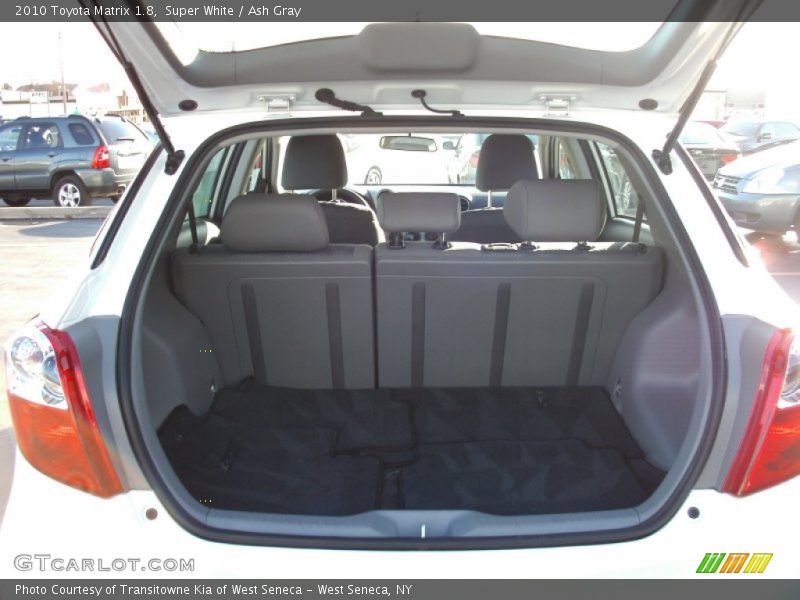 Super White / Ash Gray 2010 Toyota Matrix 1.8